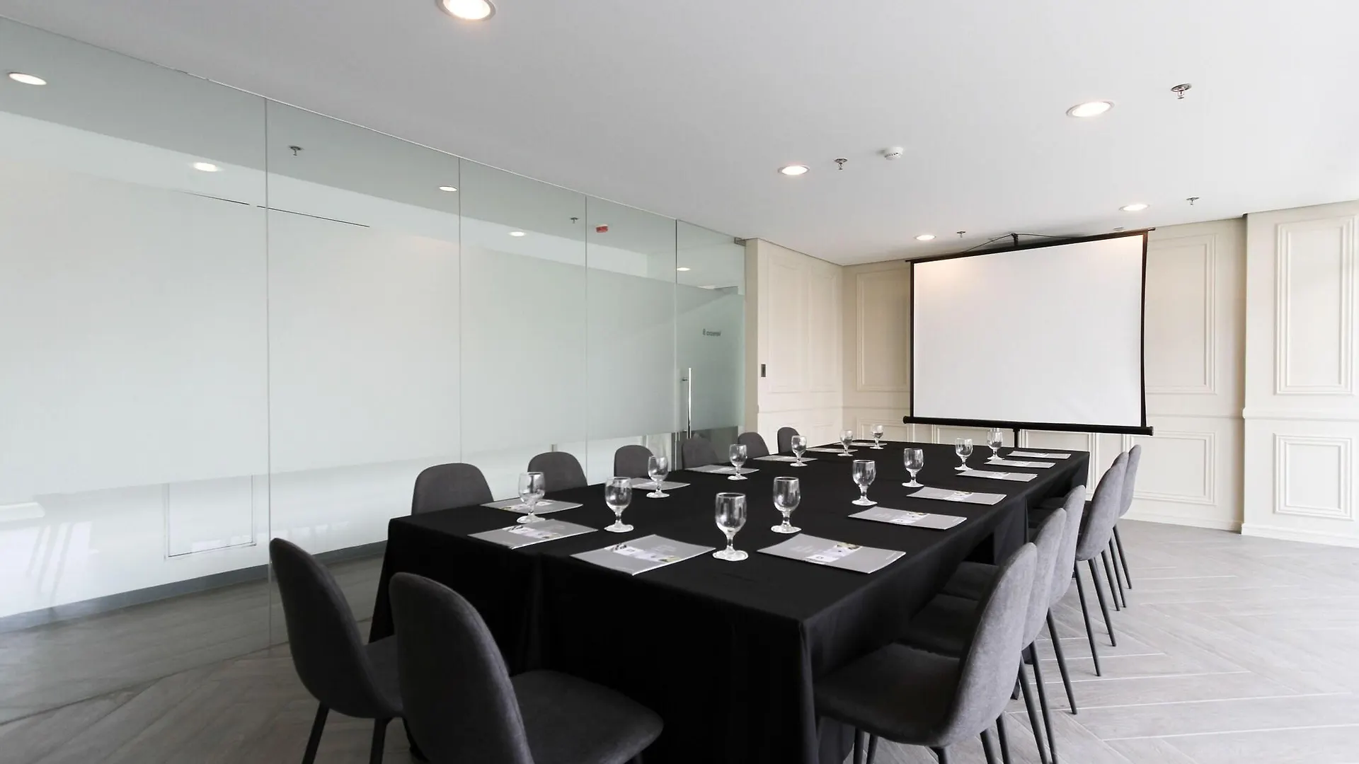 ***  Hotel Privato Makati Makati City Philippinen